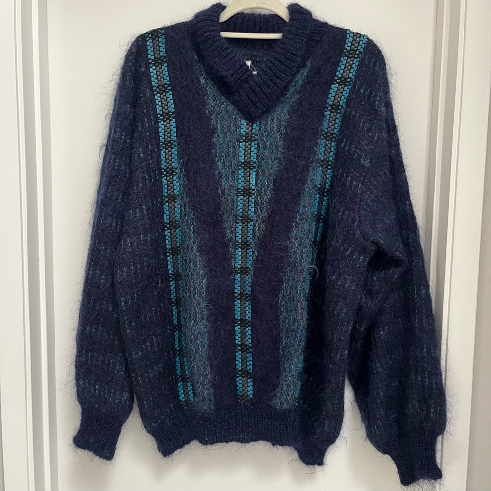 Men's V-Neck Mohair Sweater in Navy and Teal Sz L
